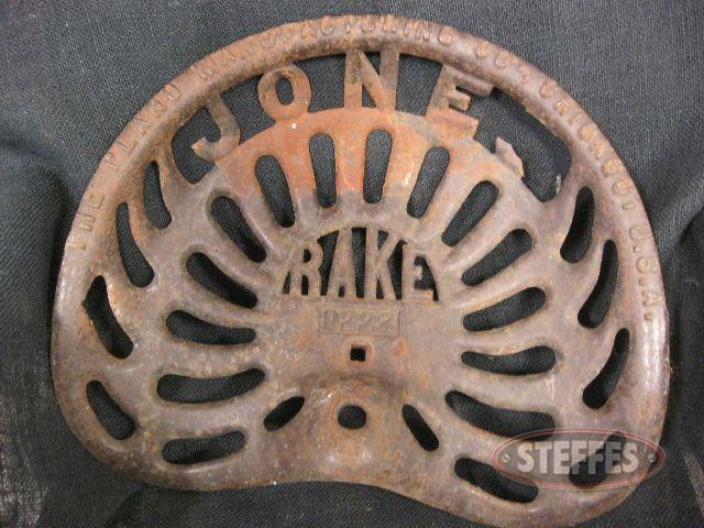 Jones Rake D222 cast iron seat_1.jpg